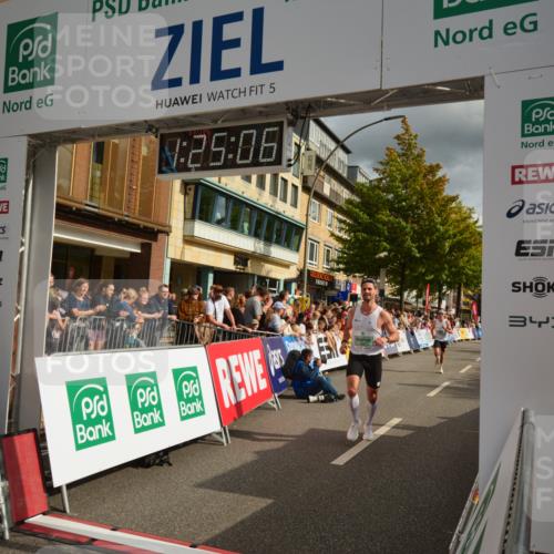 20.09.2026 - PSD Bank Halbmarathon LAZAROV Photography http://msf.ph/oto/10549014 20.09.2026 11:25:06 Ziel 2438, 3087, 4765 meine-sportfotos.de