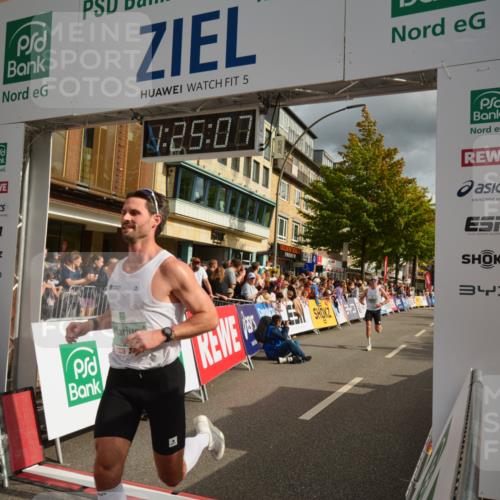 20.09.2026 - PSD Bank Halbmarathon LAZAROV Photography http://msf.ph/oto/10549017 20.09.2026 11:25:06 Ziel 2438, 3087, 4765 meine-sportfotos.de