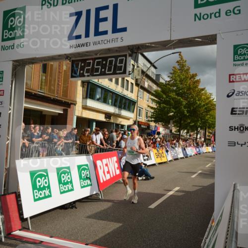 20.09.2026 - PSD Bank Halbmarathon LAZAROV Photography http://msf.ph/oto/10549023 20.09.2026 11:25:08 Ziel 2438, 3087, 4765 meine-sportfotos.de