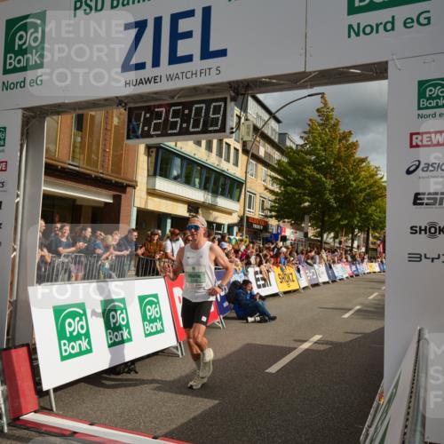 20.09.2026 - PSD Bank Halbmarathon LAZAROV Photography http://msf.ph/oto/10549024 20.09.2026 11:25:09 Ziel 2438, 3087, 4765 meine-sportfotos.de