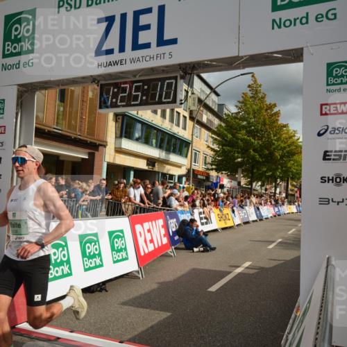 20.09.2026 - PSD Bank Halbmarathon LAZAROV Photography http://msf.ph/oto/10549026 20.09.2026 11:25:09 Ziel 2438, 3087, 4765 meine-sportfotos.de