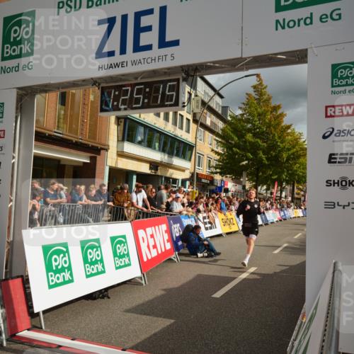 20.09.2026 - PSD Bank Halbmarathon LAZAROV Photography http://msf.ph/oto/10549027 20.09.2026 11:25:14 Ziel 2438, 4765 meine-sportfotos.de