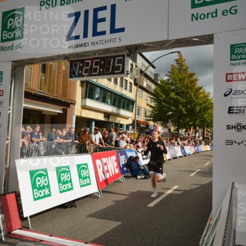 20.09.2026 - PSD Bank Halbmarathon LAZAROV Photography http://msf.ph/oto/10549029 20.09.2026 11:25:15 Ziel 2438, 4765 meine-sportfotos.de