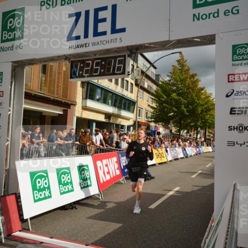 20.09.2026 - PSD Bank Halbmarathon LAZAROV Photography http://msf.ph/oto/10549030 20.09.2026 11:25:15 Ziel 2438, 4765 meine-sportfotos.de