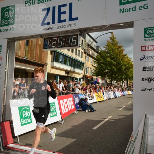 20.09.2026 - PSD Bank Halbmarathon LAZAROV Photography http://msf.ph/oto/10549032 20.09.2026 11:25:16 Ziel 4765 meine-sportfotos.de