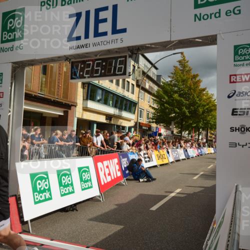 20.09.2026 - PSD Bank Halbmarathon LAZAROV Photography http://msf.ph/oto/10549033 20.09.2026 11:25:16 Ziel 4765 meine-sportfotos.de