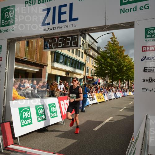 20.09.2026 - PSD Bank Halbmarathon LAZAROV Photography http://msf.ph/oto/10549035 20.09.2026 11:25:31 Ziel 1428, 2339, 2744 meine-sportfotos.de