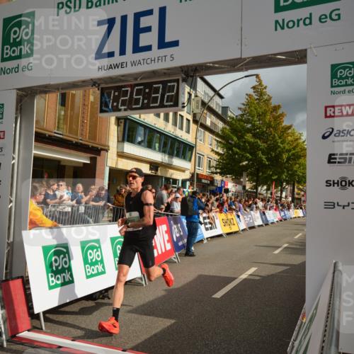 20.09.2026 - PSD Bank Halbmarathon LAZAROV Photography http://msf.ph/oto/10549036 20.09.2026 11:25:32 Ziel 1428, 2339, 2744 meine-sportfotos.de