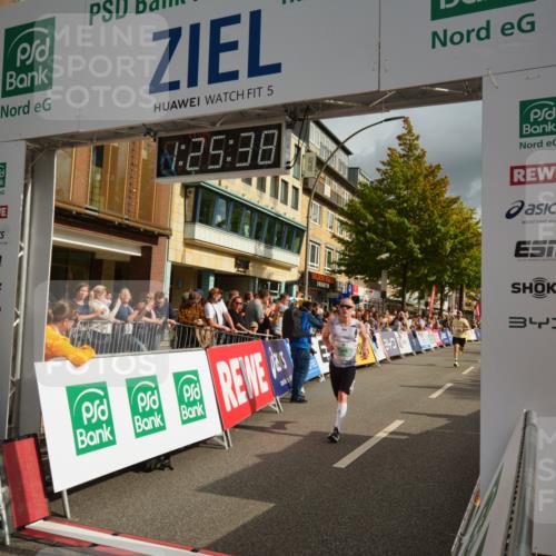 20.09.2026 - PSD Bank Halbmarathon LAZAROV Photography http://msf.ph/oto/10549039 20.09.2026 11:25:38 Ziel 1428, 2339, 2744 meine-sportfotos.de