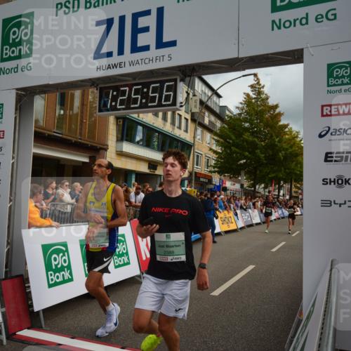 20.09.2026 - PSD Bank Halbmarathon LAZAROV Photography http://msf.ph/oto/10549049 20.09.2026 11:25:56 Ziel 2377, 2388, 4133, 4277, 4729 meine-sportfotos.de