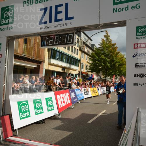 20.09.2026 - PSD Bank Halbmarathon LAZAROV Photography http://msf.ph/oto/10549062 20.09.2026 11:26:09 Ziel 2333, 4347, 4518 meine-sportfotos.de