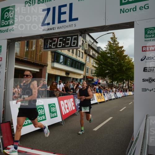 20.09.2026 - PSD Bank Halbmarathon LAZAROV Photography http://msf.ph/oto/10549111 20.09.2026 11:26:35 Ziel 1950, 3081, 3998, 4373, 4396 meine-sportfotos.de