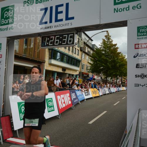 20.09.2026 - PSD Bank Halbmarathon LAZAROV Photography http://msf.ph/oto/10549115 20.09.2026 11:26:36 Ziel 1950, 3081, 3886, 3998, 4373, 4396 meine-sportfotos.de