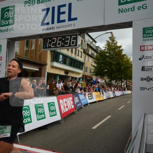 20.09.2026 - PSD Bank Halbmarathon LAZAROV Photography http://msf.ph/oto/10549116 20.09.2026 11:26:36 Ziel 1950, 3081, 3886, 3998, 4373, 4396 meine-sportfotos.de