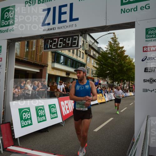 20.09.2026 - PSD Bank Halbmarathon LAZAROV Photography http://msf.ph/oto/10549117 20.09.2026 11:26:43 Ziel 1950, 2292, 3886, 3998 meine-sportfotos.de