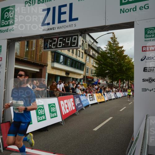 20.09.2026 - PSD Bank Halbmarathon LAZAROV Photography http://msf.ph/oto/10549128 20.09.2026 11:26:49 Ziel 1287, 1950, 2292, 2845, 3886, 3998, 4056 meine-sportfotos.de