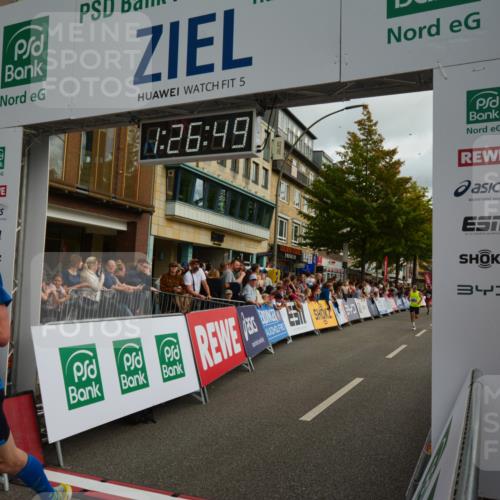 20.09.2026 - PSD Bank Halbmarathon LAZAROV Photography http://msf.ph/oto/10549129 20.09.2026 11:26:49 Ziel 1287, 1950, 2292, 2845, 3886, 3998, 4056 meine-sportfotos.de