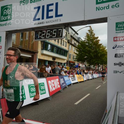 20.09.2026 - PSD Bank Halbmarathon LAZAROV Photography http://msf.ph/oto/10549140 20.09.2026 11:26:56 Ziel 1287, 1574, 2292, 2346, 2845, 4056, 4553 meine-sportfotos.de