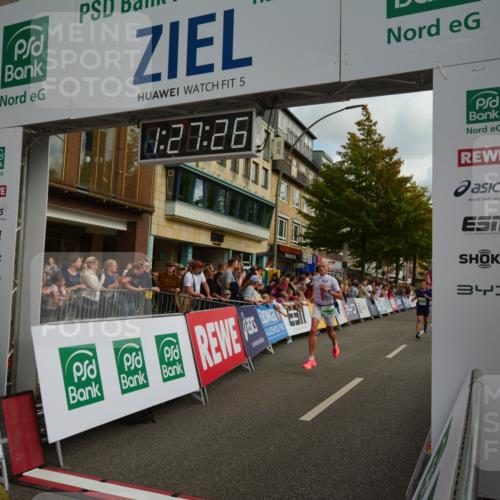 20.09.2026 - PSD Bank Halbmarathon LAZAROV Photography http://msf.ph/oto/10549166 20.09.2026 11:27:25 Ziel 1078, 1314, 2096, 2813, 2880, 4100, 4496, 4648 meine-sportfotos.de