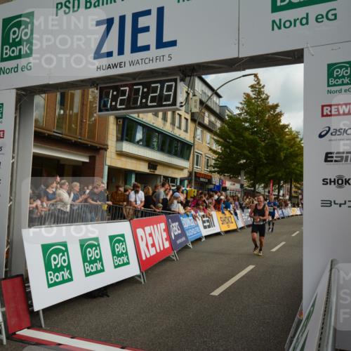 20.09.2026 - PSD Bank Halbmarathon LAZAROV Photography http://msf.ph/oto/10549179 20.09.2026 11:27:29 Ziel 1078, 2096, 2880, 4100, 4496, 4648 meine-sportfotos.de