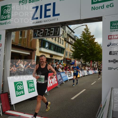 20.09.2026 - PSD Bank Halbmarathon LAZAROV Photography http://msf.ph/oto/10549182 20.09.2026 11:27:31 Ziel 1078, 2096, 2880, 4100, 4496, 4648 meine-sportfotos.de