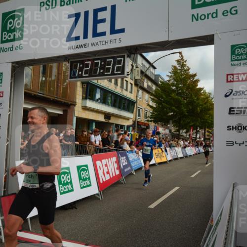 20.09.2026 - PSD Bank Halbmarathon LAZAROV Photography http://msf.ph/oto/10549184 20.09.2026 11:27:31 Ziel 1078, 2096, 2880, 4100, 4496, 4648 meine-sportfotos.de