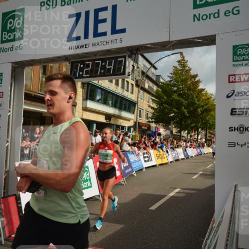 20.09.2026 - PSD Bank Halbmarathon LAZAROV Photography http://msf.ph/oto/10549199 20.09.2026 11:27:46 Ziel 2544, 3189, 3348, 3431, 4462 meine-sportfotos.de
