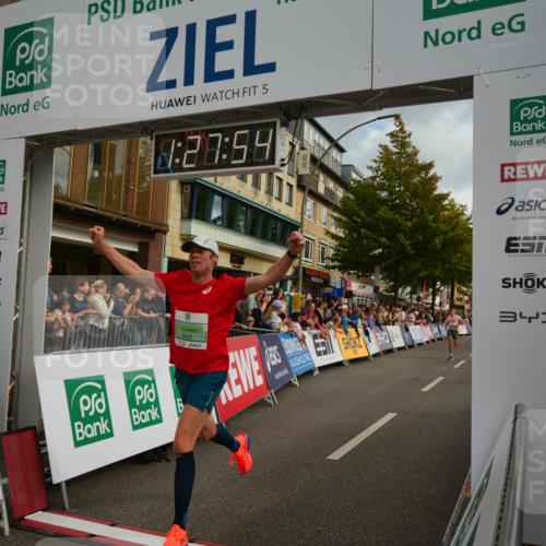 20.09.2026 - PSD Bank Halbmarathon LAZAROV Photography http://msf.ph/oto/10549210 20.09.2026 11:27:53 Ziel 1399, 1606, 2544, 3189, 3431, 4462 meine-sportfotos.de