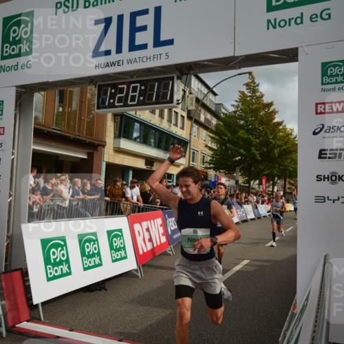 20.09.2026 - PSD Bank Halbmarathon LAZAROV Photography http://msf.ph/oto/10549233 20.09.2026 11:28:10 Ziel 1096, 1399, 1679, 2484, 3068, 3207, 3362, 4795 meine-sportfotos.de