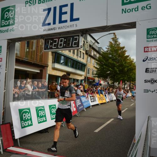 20.09.2026 - PSD Bank Halbmarathon LAZAROV Photography http://msf.ph/oto/10549238 20.09.2026 11:28:11 Ziel 1096, 1399, 1679, 2484, 3068, 3207, 3362, 4795 meine-sportfotos.de