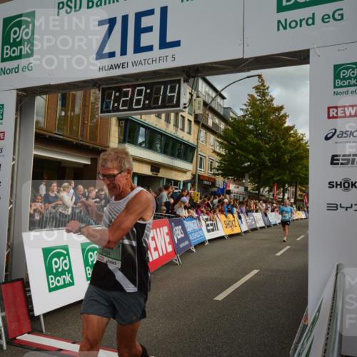 20.09.2026 - PSD Bank Halbmarathon LAZAROV Photography http://msf.ph/oto/10549242 20.09.2026 11:28:13 Ziel 1096, 1679, 2484, 3207, 3362 meine-sportfotos.de