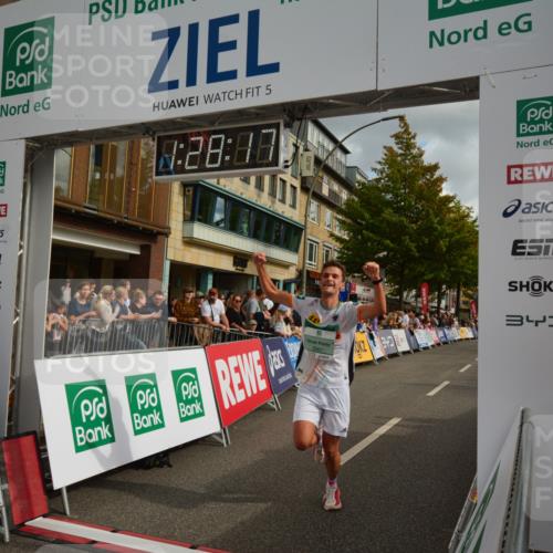 20.09.2026 - PSD Bank Halbmarathon LAZAROV Photography http://msf.ph/oto/10549249 20.09.2026 11:28:16 Ziel 1096, 1679, 2484, 3077, 3207, 3362 meine-sportfotos.de