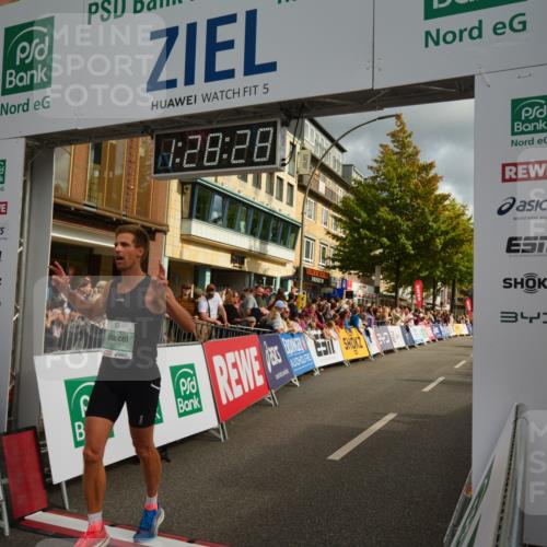 20.09.2026 - PSD Bank Halbmarathon LAZAROV Photography http://msf.ph/oto/10549252 20.09.2026 11:28:28 Ziel 2645, 3077 meine-sportfotos.de