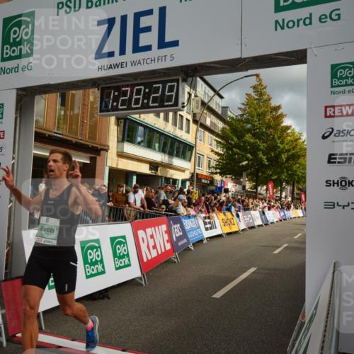 20.09.2026 - PSD Bank Halbmarathon LAZAROV Photography http://msf.ph/oto/10549253 20.09.2026 11:28:28 Ziel 2645, 3077 meine-sportfotos.de