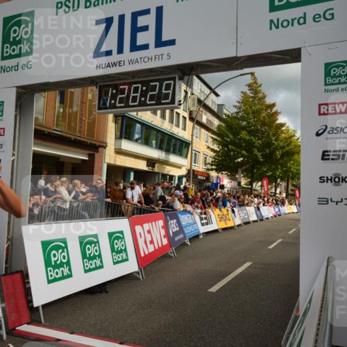 20.09.2026 - PSD Bank Halbmarathon LAZAROV Photography http://msf.ph/oto/10549256 20.09.2026 11:28:28 Ziel 2645, 3077 meine-sportfotos.de
