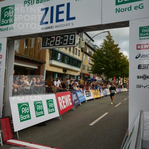 20.09.2026 - PSD Bank Halbmarathon LAZAROV Photography http://msf.ph/oto/10549259 20.09.2026 11:28:39 Ziel 1333, 1506, 2372, 2490, 2645, 2820, 4325 meine-sportfotos.de