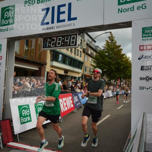 20.09.2026 - PSD Bank Halbmarathon LAZAROV Photography http://msf.ph/oto/10549263 20.09.2026 11:28:47 Ziel 1333, 1506, 2372, 2490, 2820, 3665, 4325 meine-sportfotos.de