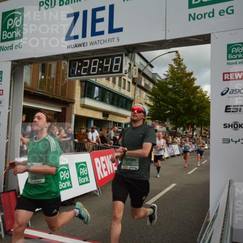 20.09.2026 - PSD Bank Halbmarathon LAZAROV Photography http://msf.ph/oto/10549264 20.09.2026 11:28:47 Ziel 1333, 1506, 2372, 2490, 2820, 3665, 4325 meine-sportfotos.de