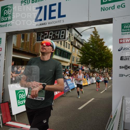 20.09.2026 - PSD Bank Halbmarathon LAZAROV Photography http://msf.ph/oto/10549266 20.09.2026 11:28:48 Ziel 1333, 1506, 2372, 2490, 3665, 4325 meine-sportfotos.de