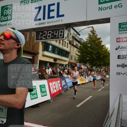 20.09.2026 - PSD Bank Halbmarathon LAZAROV Photography http://msf.ph/oto/10549267 20.09.2026 11:28:48 Ziel 1333, 1506, 2372, 2490, 3665, 4325 meine-sportfotos.de