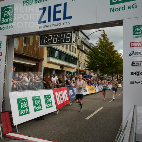 20.09.2026 - PSD Bank Halbmarathon LAZAROV Photography http://msf.ph/oto/10549268 20.09.2026 11:28:48 Ziel 1333, 1506, 2372, 2490, 3665, 4325 meine-sportfotos.de