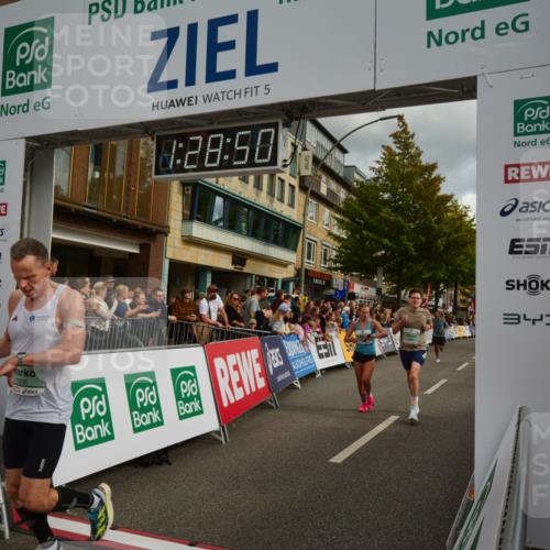 20.09.2026 - PSD Bank Halbmarathon LAZAROV Photography http://msf.ph/oto/10549271 20.09.2026 11:28:49 Ziel 1333, 1506, 2372, 2490, 3665, 4325 meine-sportfotos.de