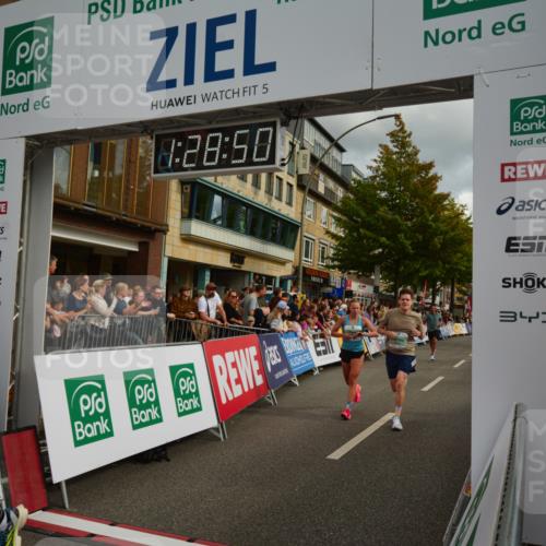 20.09.2026 - PSD Bank Halbmarathon LAZAROV Photography http://msf.ph/oto/10549272 20.09.2026 11:28:49 Ziel 1333, 1506, 2372, 2490, 3665, 4325 meine-sportfotos.de