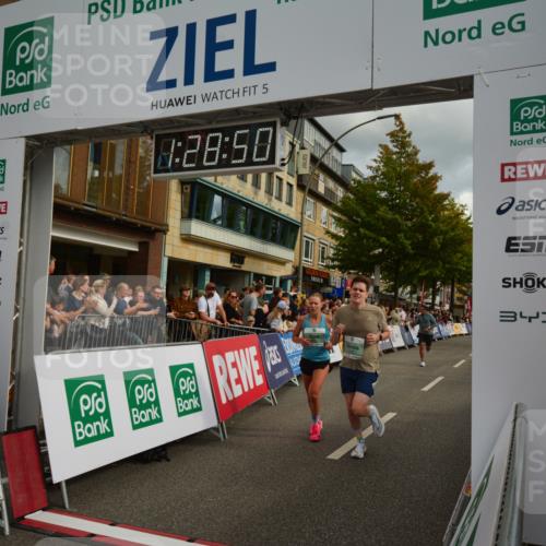 20.09.2026 - PSD Bank Halbmarathon LAZAROV Photography http://msf.ph/oto/10549275 20.09.2026 11:28:50 Ziel 1333, 1506, 2372, 2490, 3665, 4325 meine-sportfotos.de