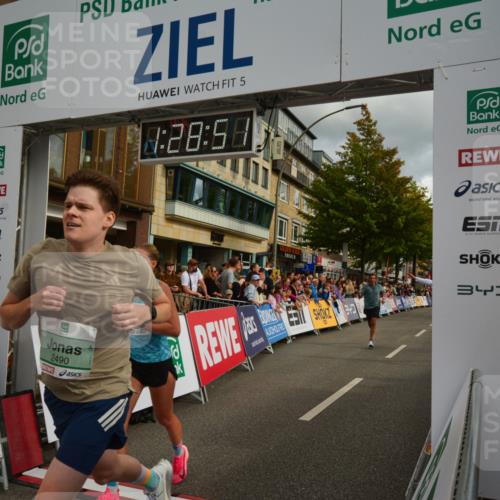 20.09.2026 - PSD Bank Halbmarathon LAZAROV Photography http://msf.ph/oto/10549279 20.09.2026 11:28:51 Ziel 1057, 1333, 1506, 2372, 2490, 3665, 4325 meine-sportfotos.de