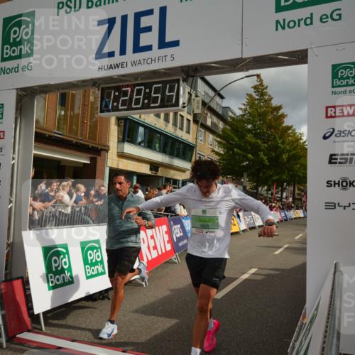 20.09.2026 - PSD Bank Halbmarathon LAZAROV Photography http://msf.ph/oto/10549283 20.09.2026 11:28:53 Ziel 1057, 1333, 1506, 2372, 2490, 3665, 4325 meine-sportfotos.de