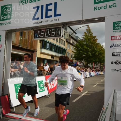 20.09.2026 - PSD Bank Halbmarathon LAZAROV Photography http://msf.ph/oto/10549284 20.09.2026 11:28:53 Ziel 1057, 1333, 1506, 2372, 2490, 3665, 4325 meine-sportfotos.de