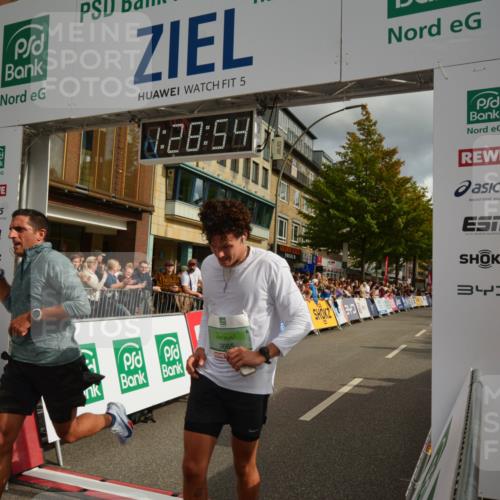 20.09.2026 - PSD Bank Halbmarathon LAZAROV Photography http://msf.ph/oto/10549285 20.09.2026 11:28:53 Ziel 1057, 1333, 1506, 2372, 2490, 3665, 4325 meine-sportfotos.de