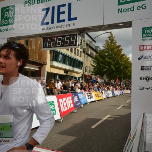 20.09.2026 - PSD Bank Halbmarathon LAZAROV Photography http://msf.ph/oto/10549289 20.09.2026 11:28:54 Ziel 1057, 1506, 2372, 2490, 3665, 4325 meine-sportfotos.de
