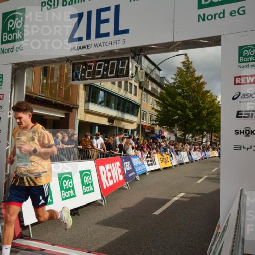 20.09.2026 - PSD Bank Halbmarathon LAZAROV Photography http://msf.ph/oto/10549290 20.09.2026 11:29:03 Ziel 1057, 1572, 2404, 2446, 2459, 2975 meine-sportfotos.de